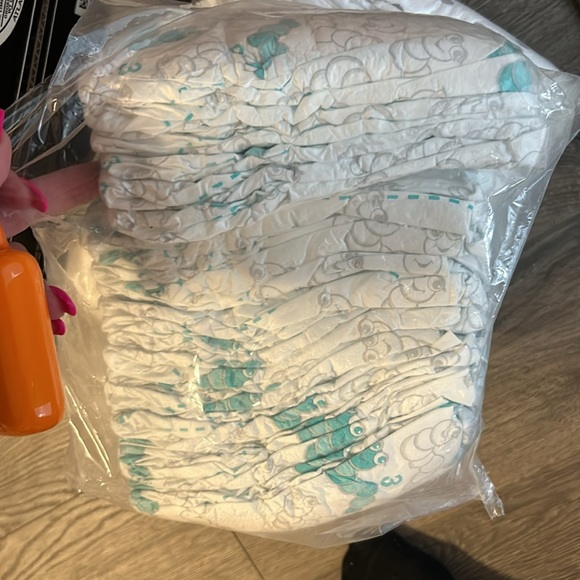 Size 3 &4 diapers - Picture 2 of 2